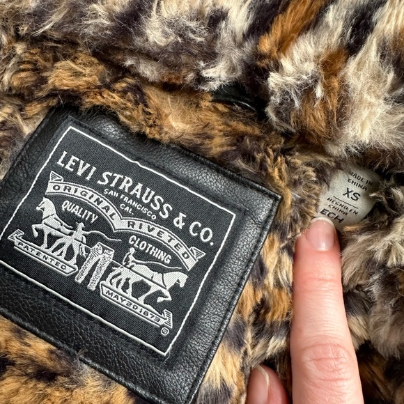 [ Levi’s ] Women’s Leopard Print Fur Lined Leather Jacket - Picture 5 of 16